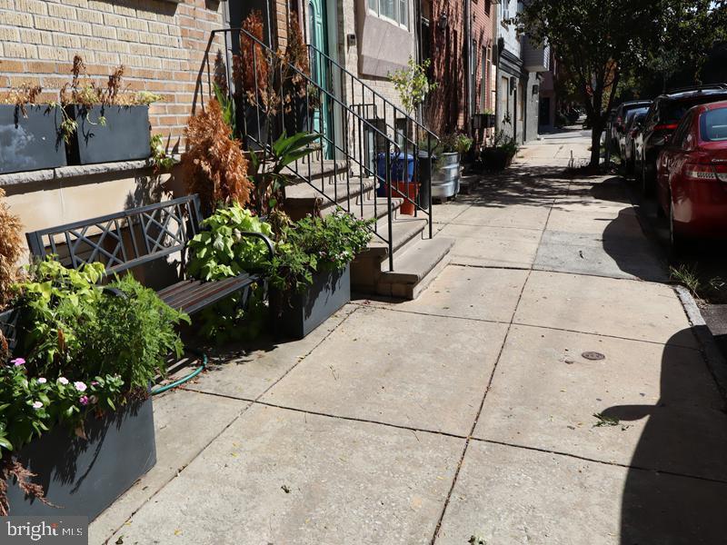 1815 BAINBRIDGE STREET 00 2