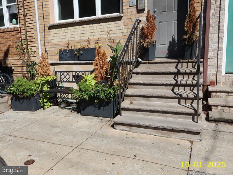 1815 BAINBRIDGE STREET 00 2