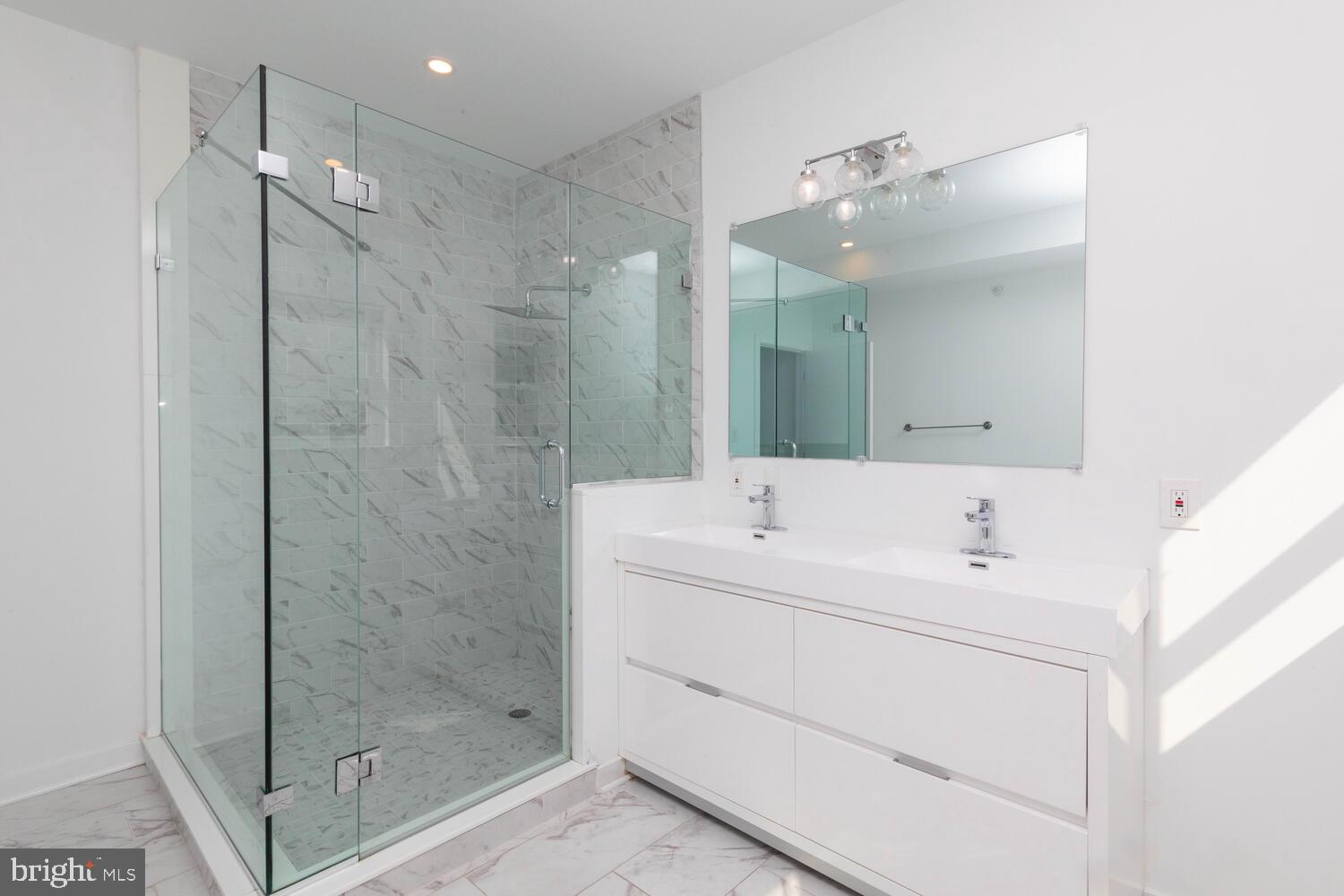 2213 N PHILIP STREET