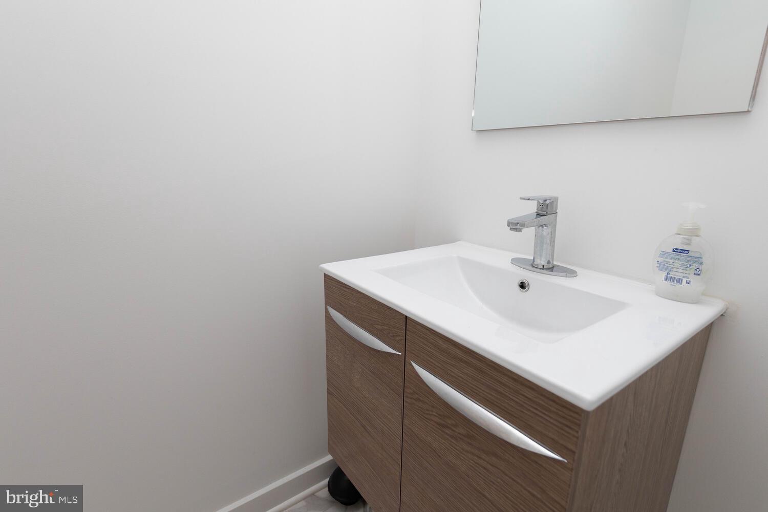 2213 N PHILIP STREET