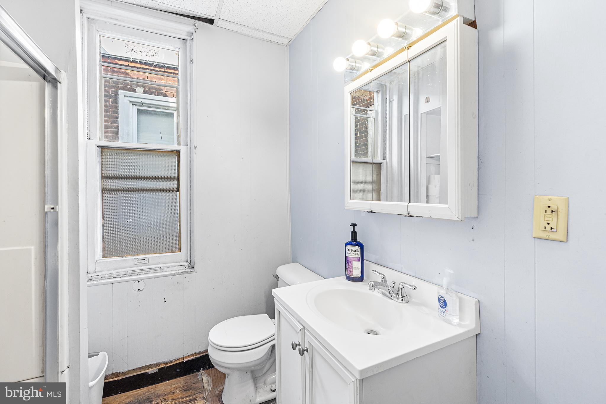 2017 E PACIFIC STREET