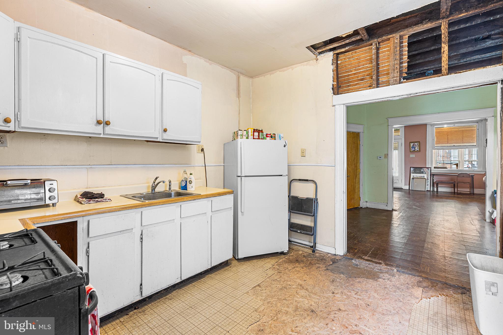 2017 E PACIFIC STREET