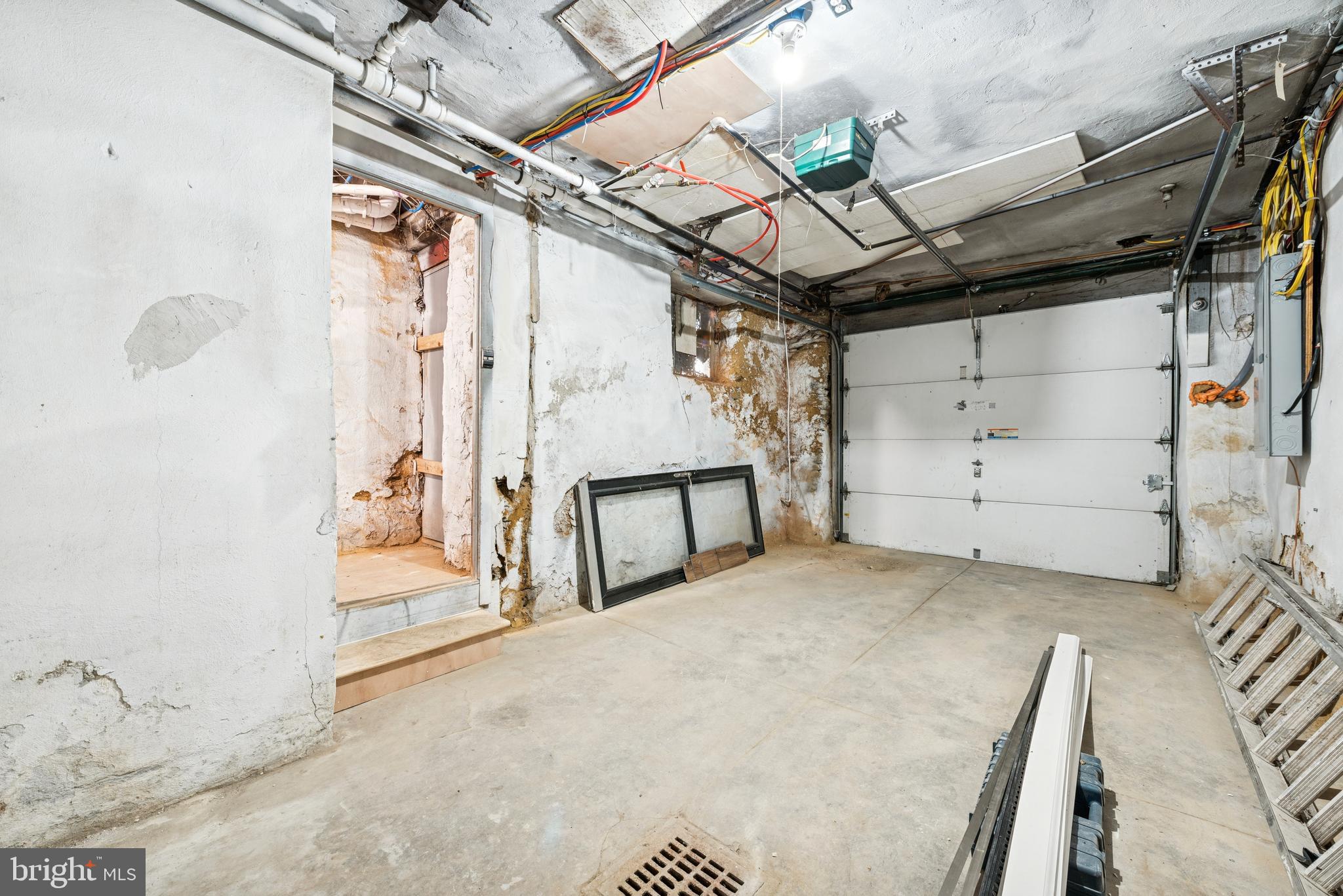 5743 N 12TH STREET N