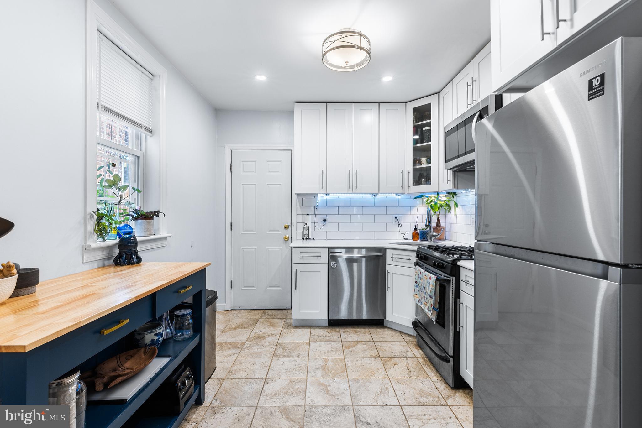 2718 W JEFFERSON STREET