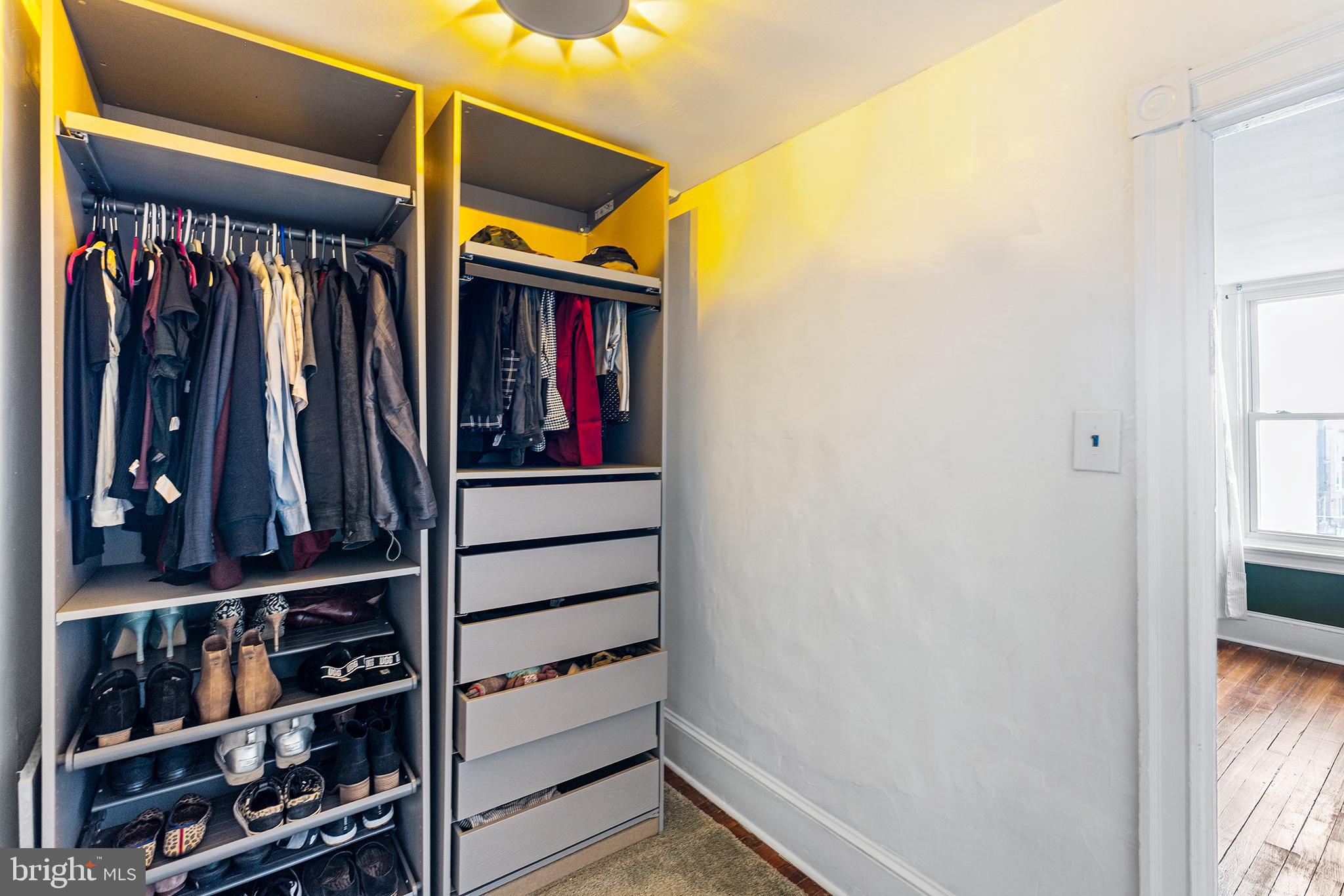 2718 W JEFFERSON STREET