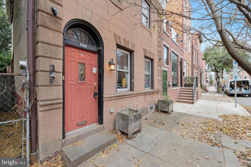 1122 MARLBOROUGH STREET