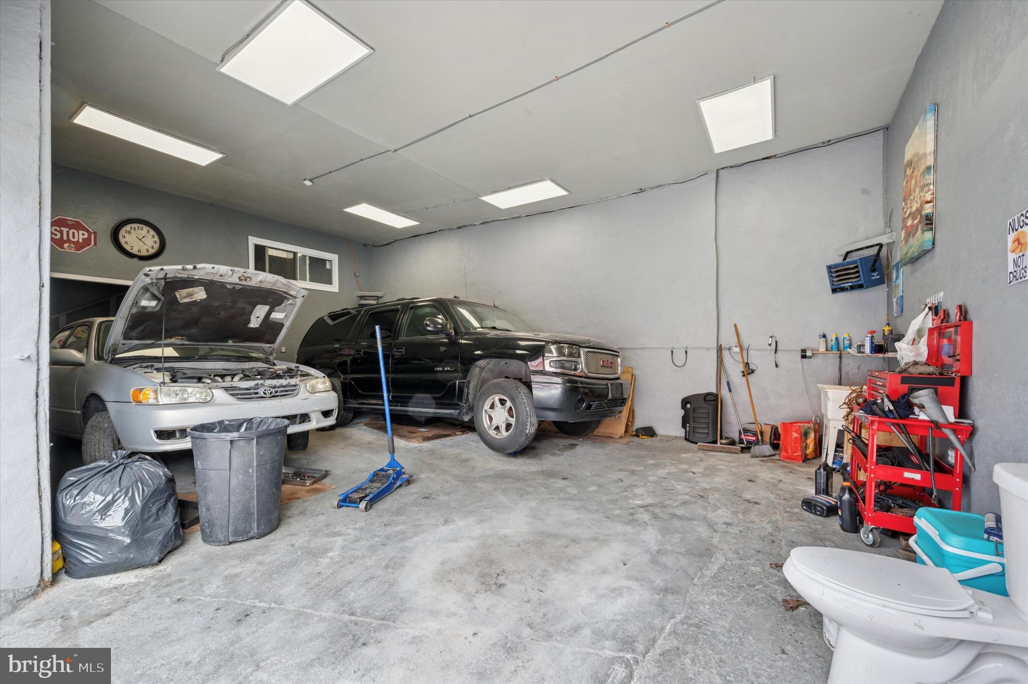 523 W VENANGO STREET