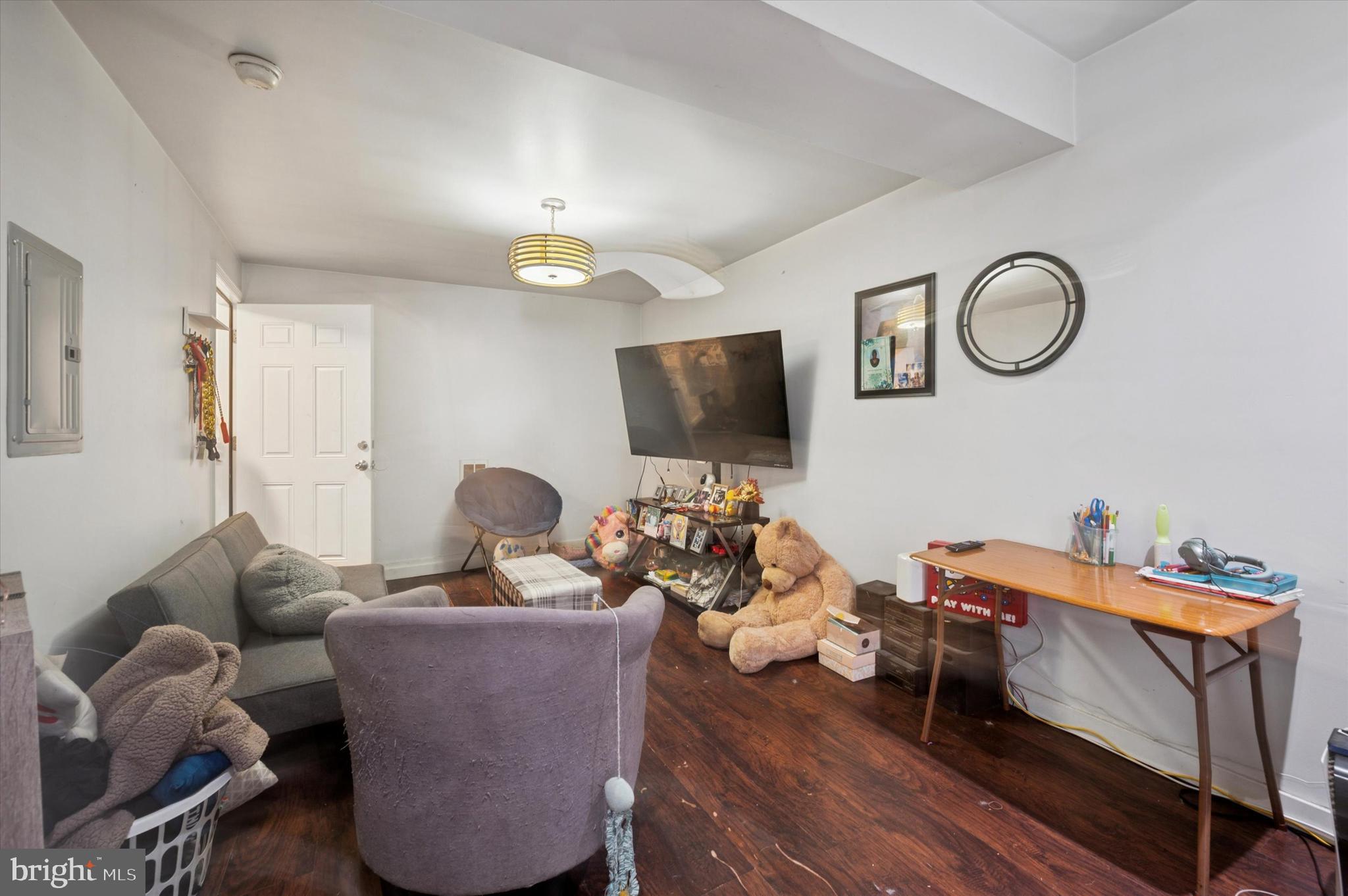 523 W VENANGO STREET