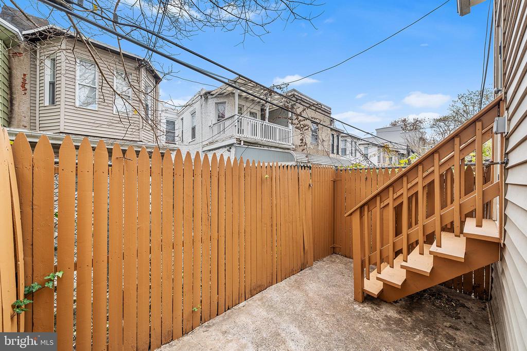 426 N HOLLY STREET