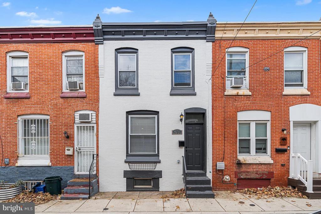 426 N HOLLY STREET