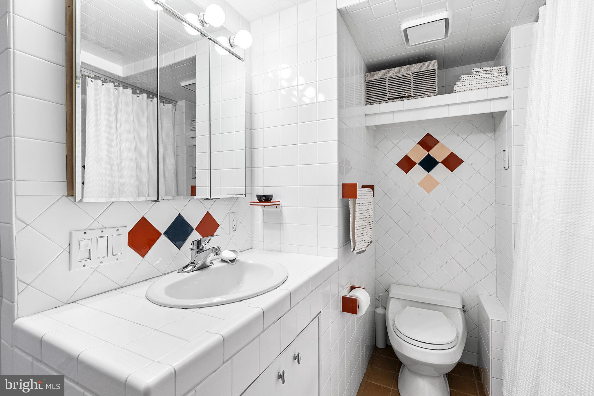 604 S WASHINGTON SQUARE 36 1106