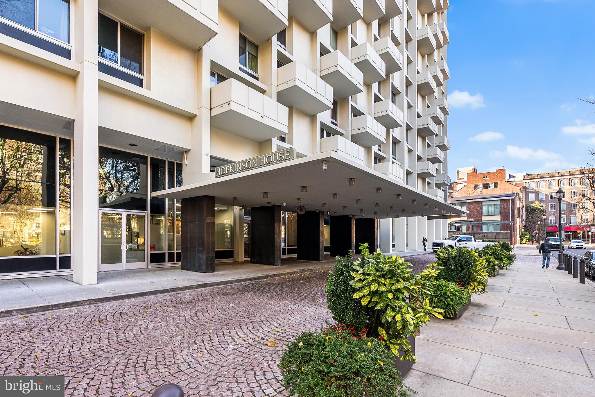 604 S WASHINGTON SQUARE 36 1106