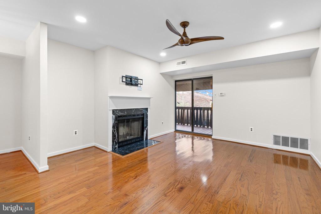 427 SHAWMONT AVENUE 00 C