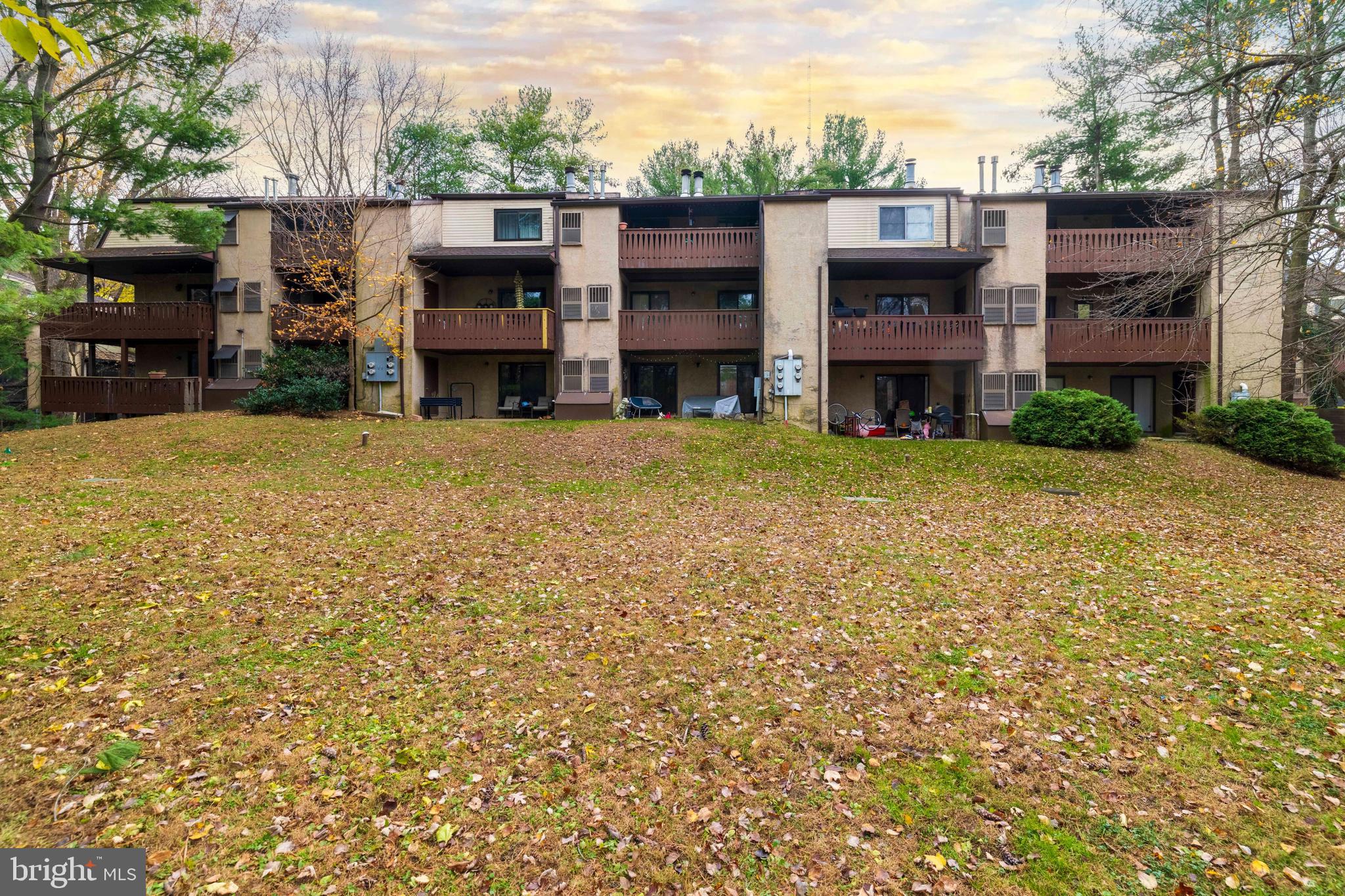 427 SHAWMONT AVENUE 00 C