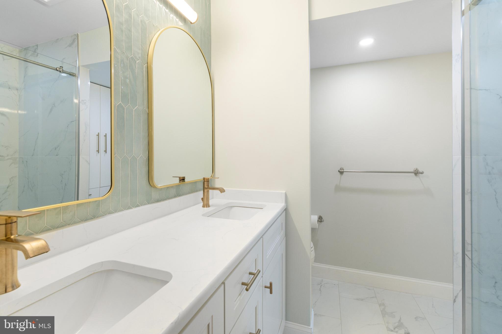 427 SHAWMONT AVENUE 00 C