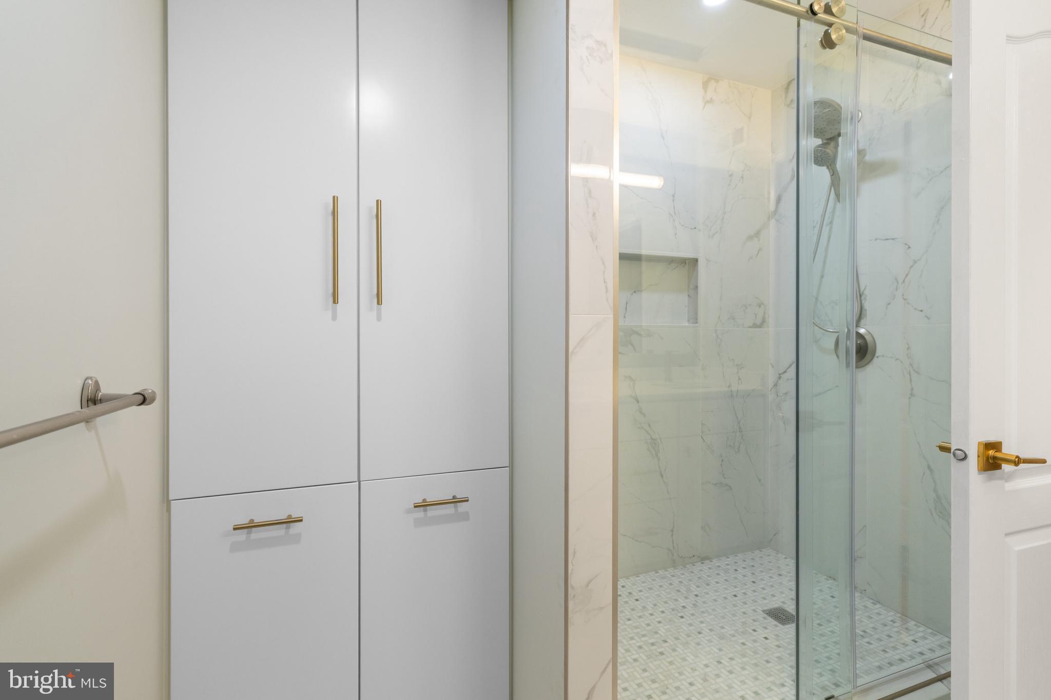 427 SHAWMONT AVENUE 00 C