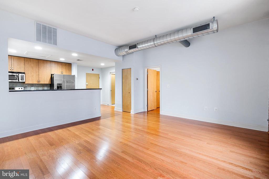1100 S BROAD STREET 00 200A