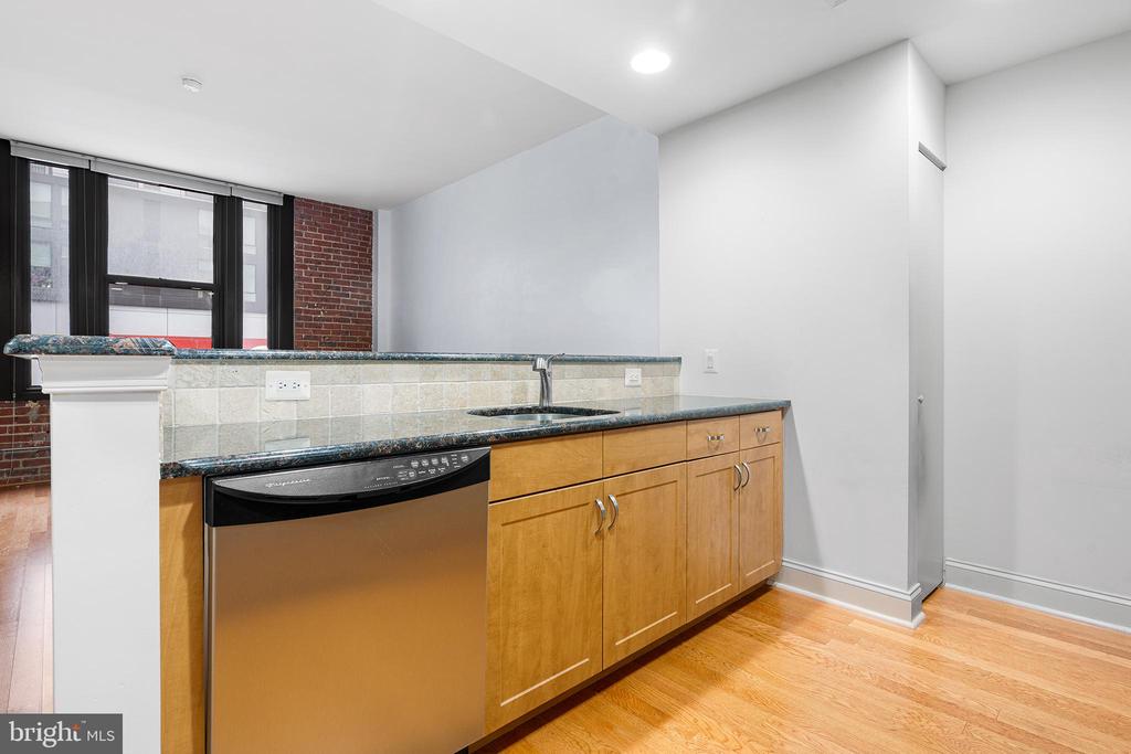 1100 S BROAD STREET 00 200A