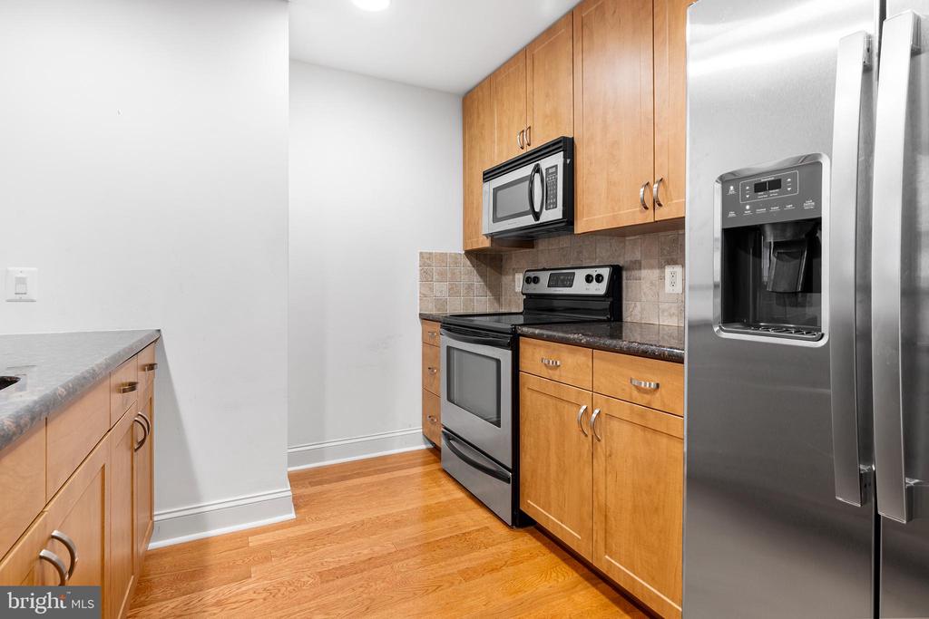 1100 S BROAD STREET 00 200A
