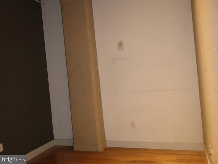 2200 ARCH STREET 28 906