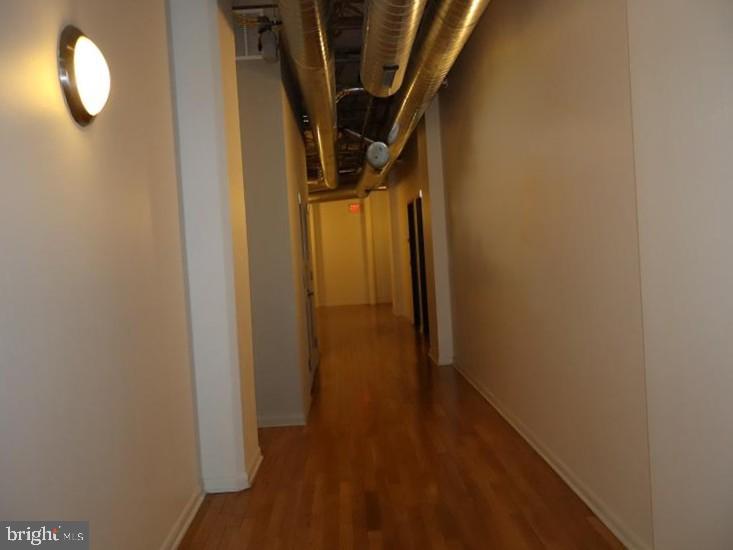 2200 ARCH STREET 28 906