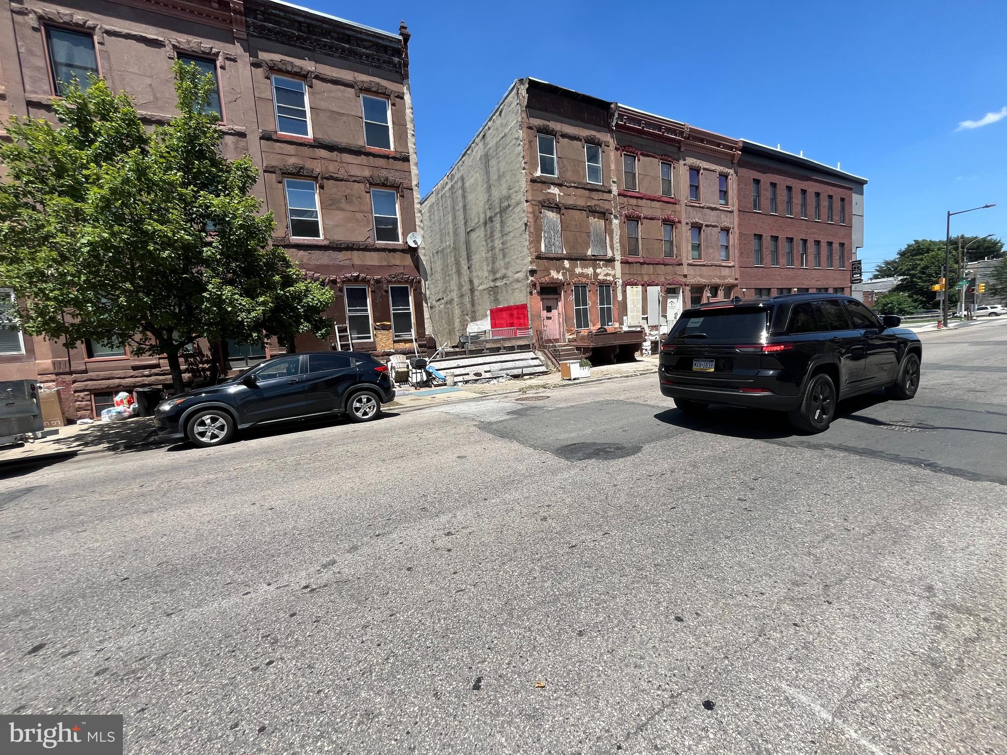 3028 W DIAMOND STREET