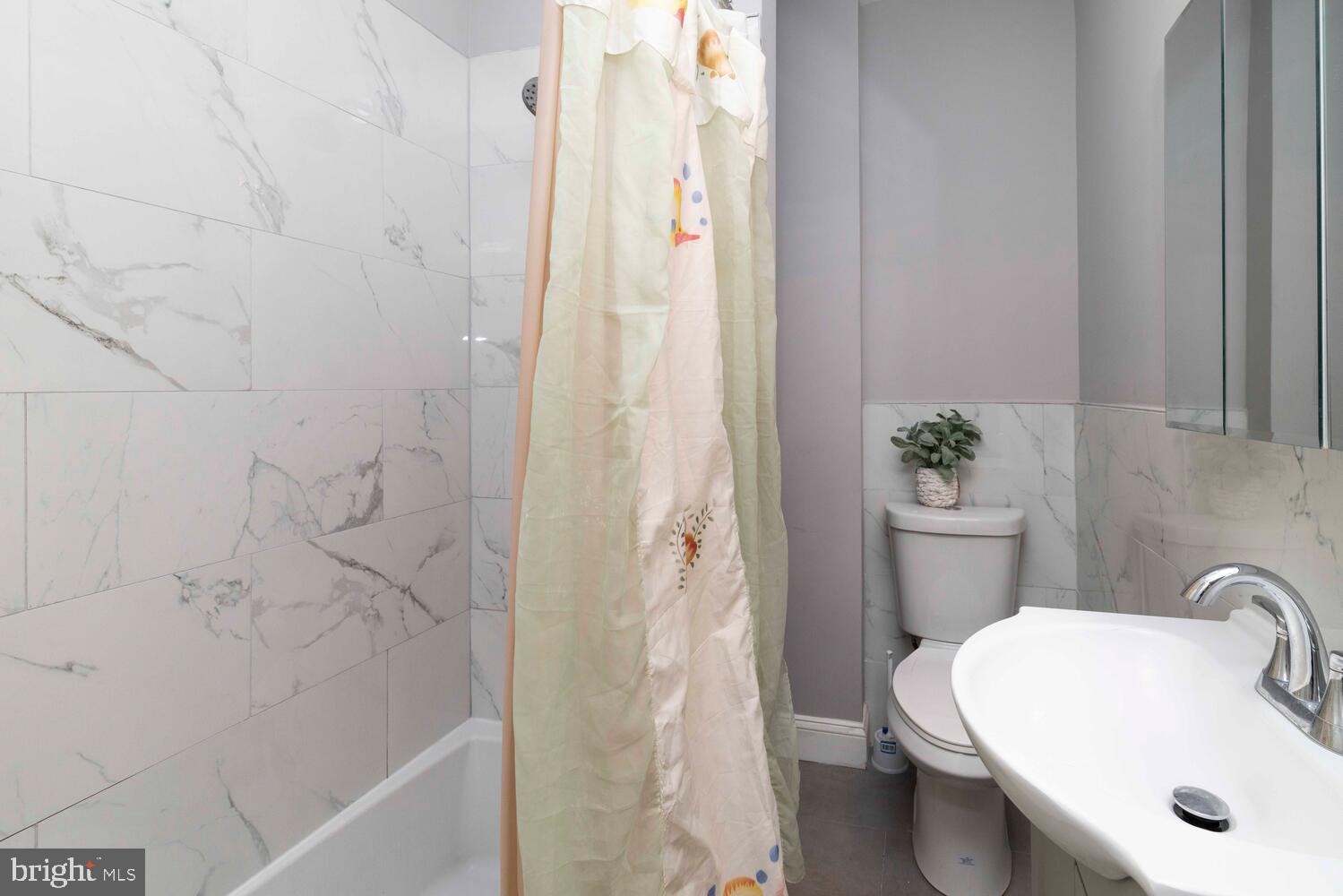 133 E ALBANUS STREET