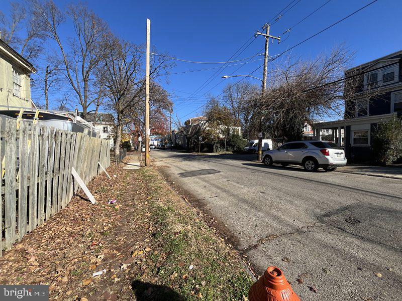 145 W QUEEN LANE