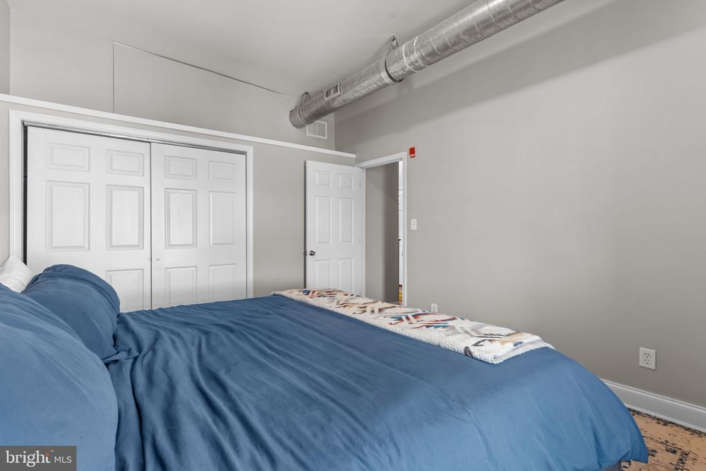 1801 E PASSYUNK AVENUE APT B
