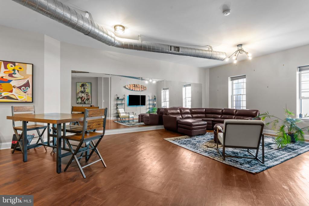 1801 E PASSYUNK AVENUE APT B