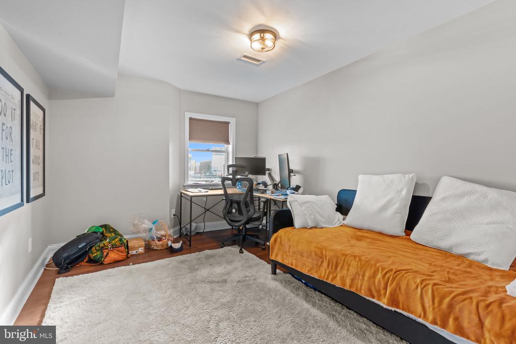 1801 E PASSYUNK AVENUE APT B