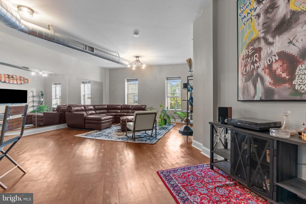 1801 E PASSYUNK AVENUE APT B