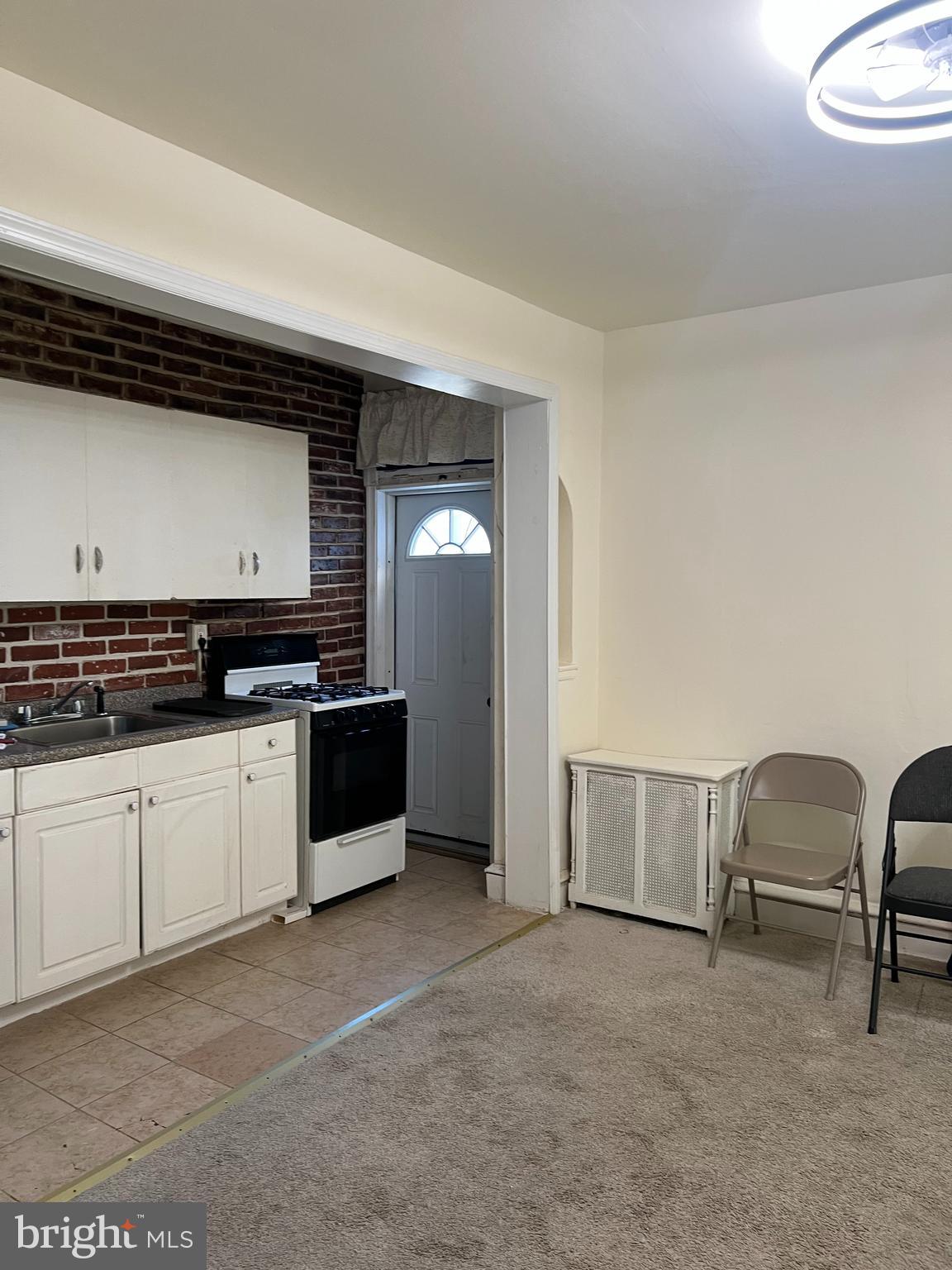 1630 CONLYN STREET 2