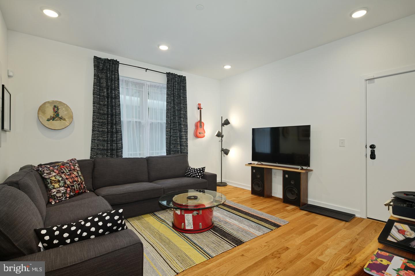 1917 E LETTERLY STREET F