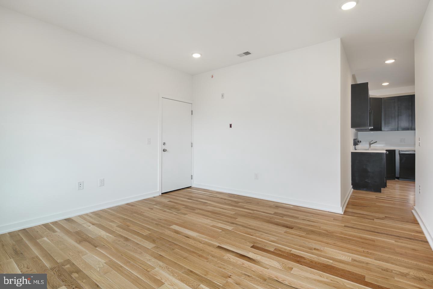 1917 E LETTERLY STREET F