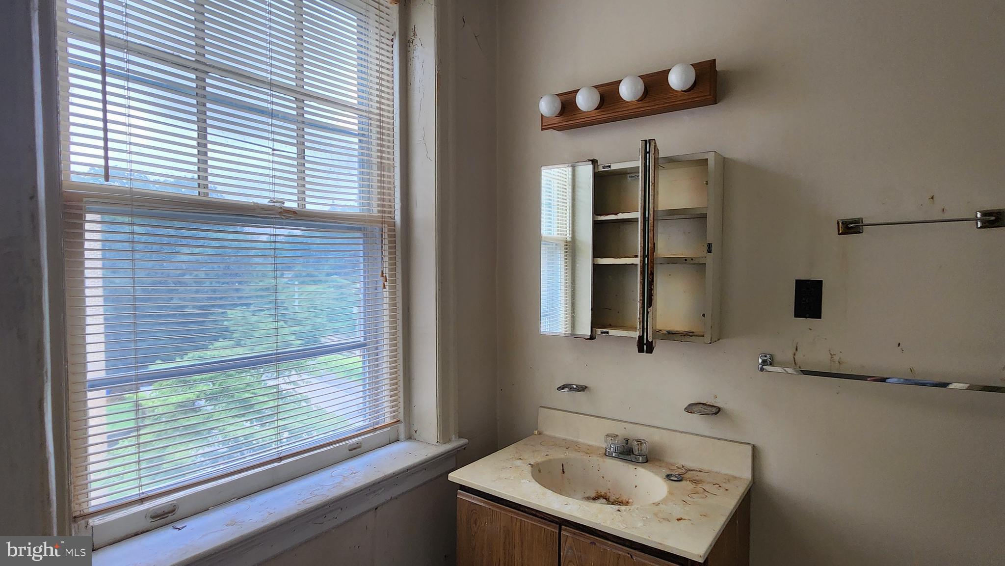 6655 MCCALLUM STREET 00 409