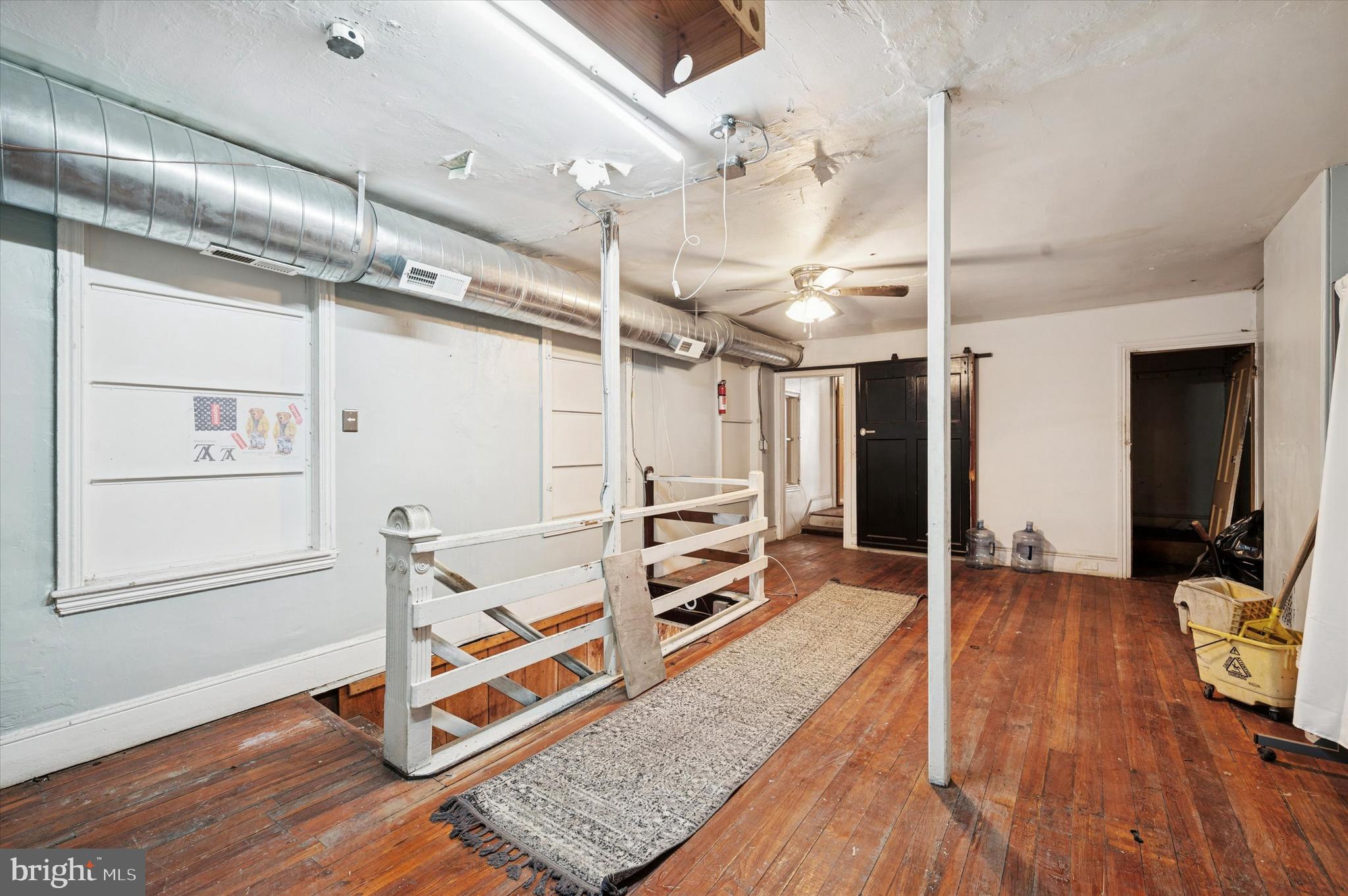 4311 LANCASTER AVENUE