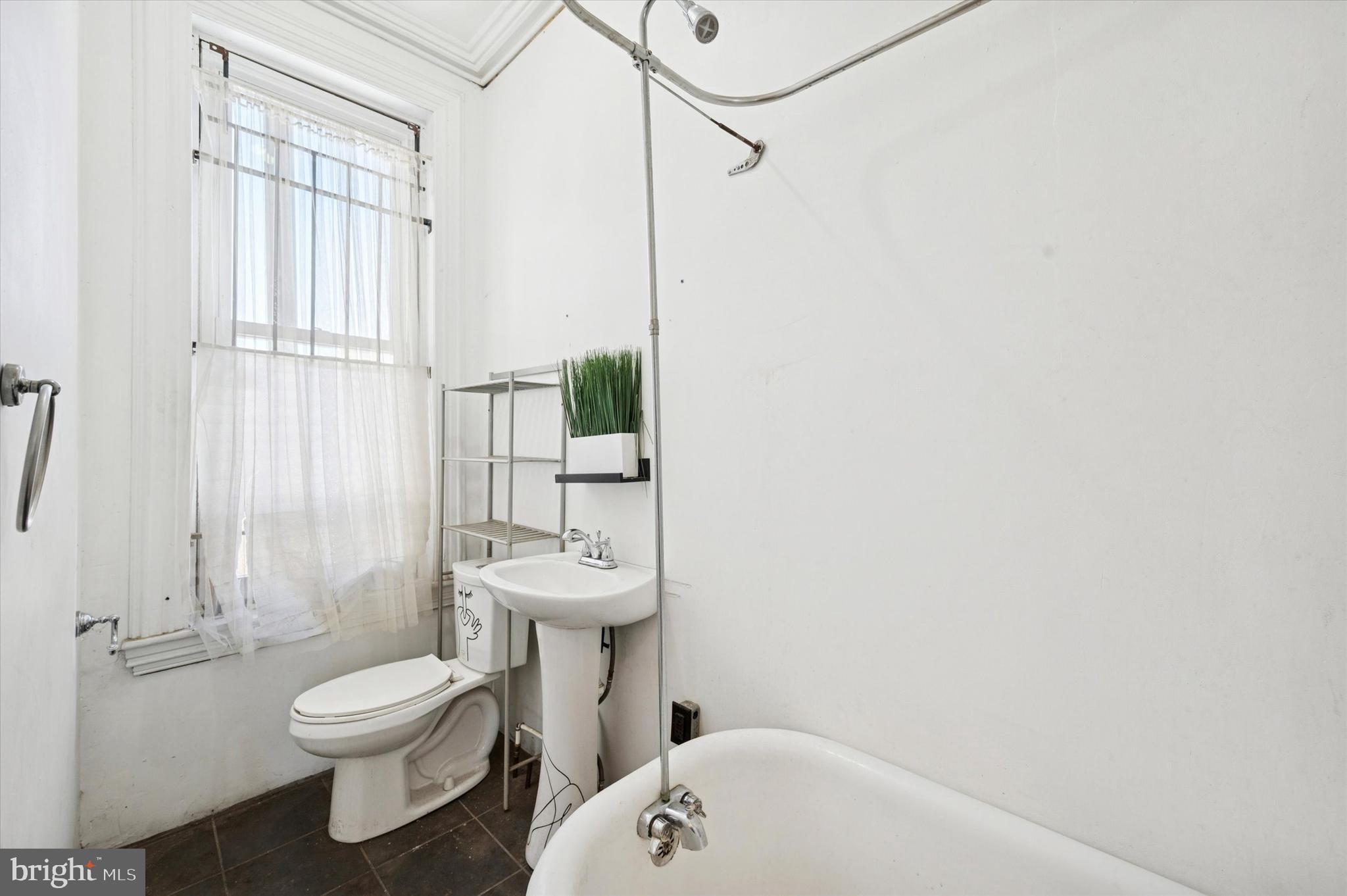 4311-13 LANCASTER AVENUE