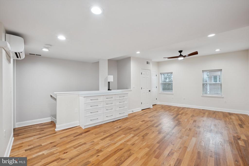 923 S 3RD STREET