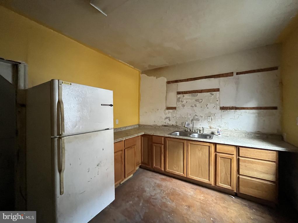 4257 N DARIEN STREET