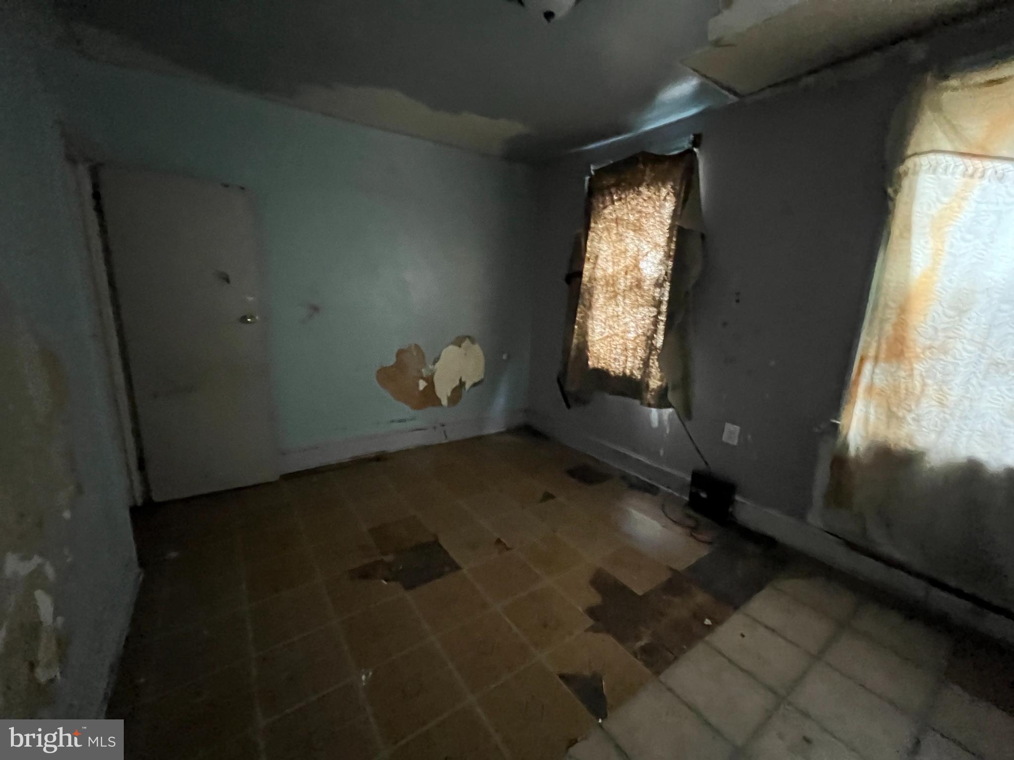 4257 N DARIEN STREET