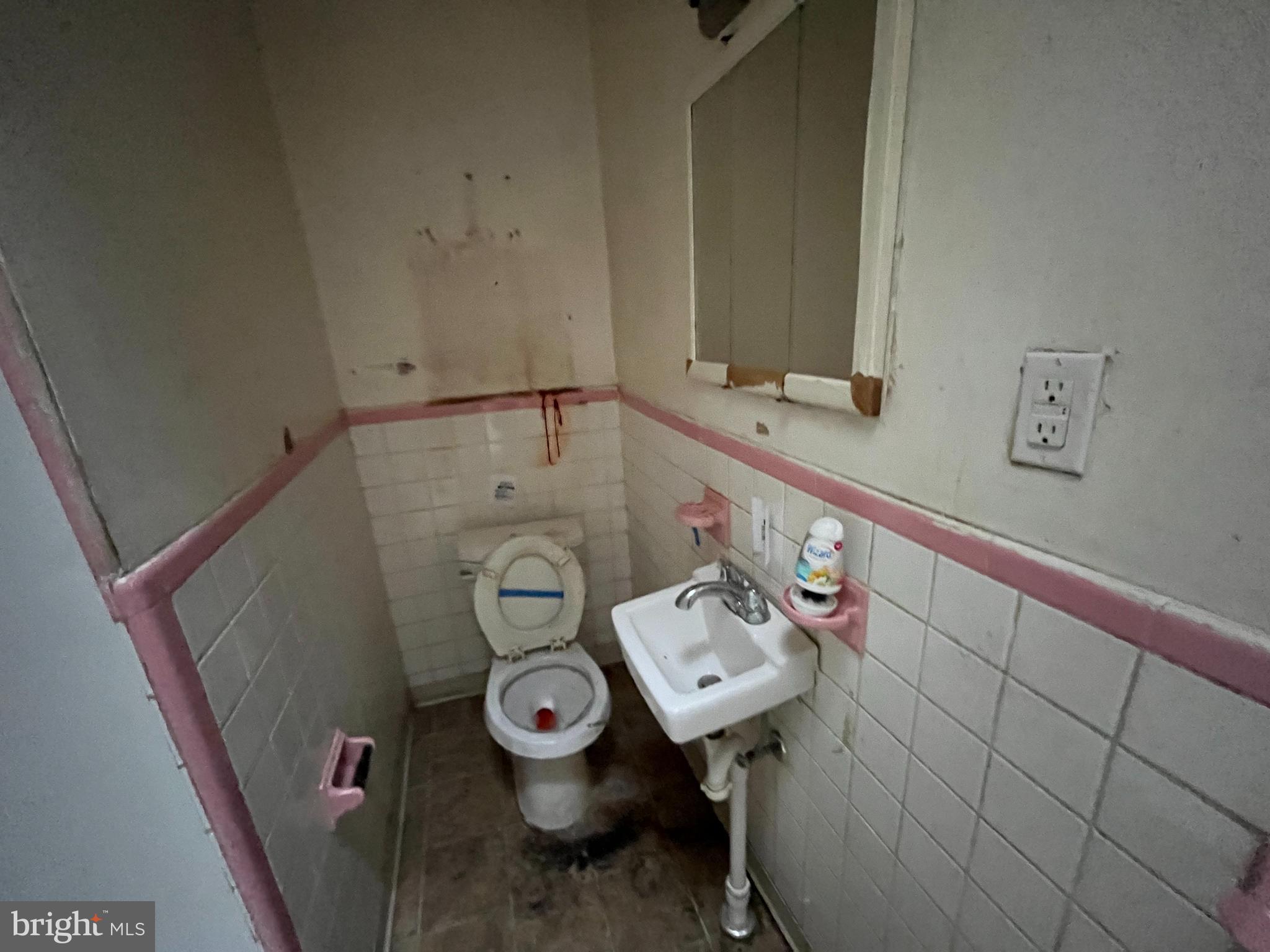 4257 N DARIEN STREET