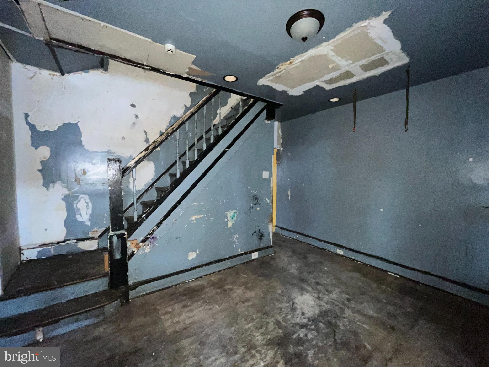 4257 N DARIEN STREET