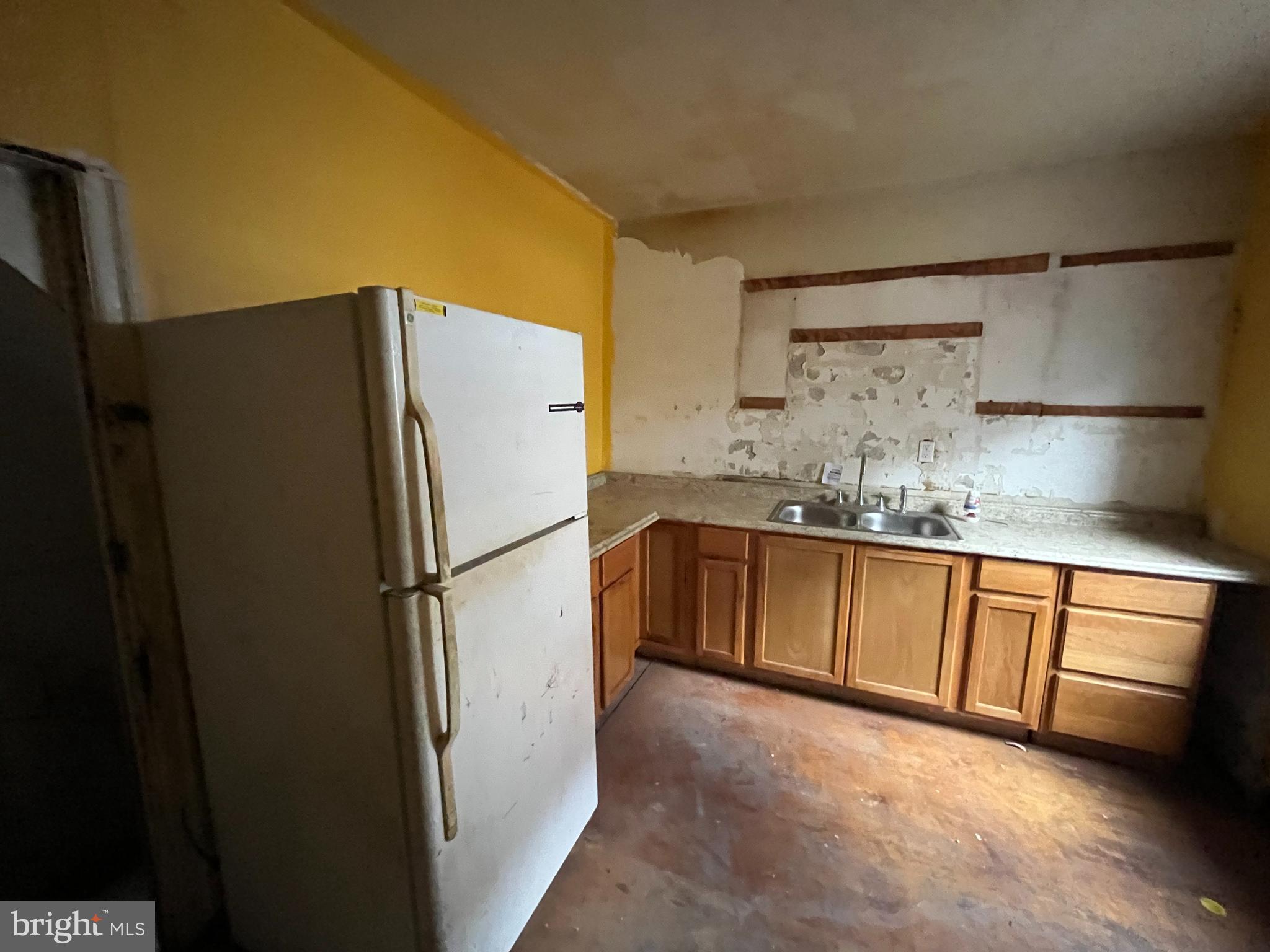 4257 N DARIEN STREET