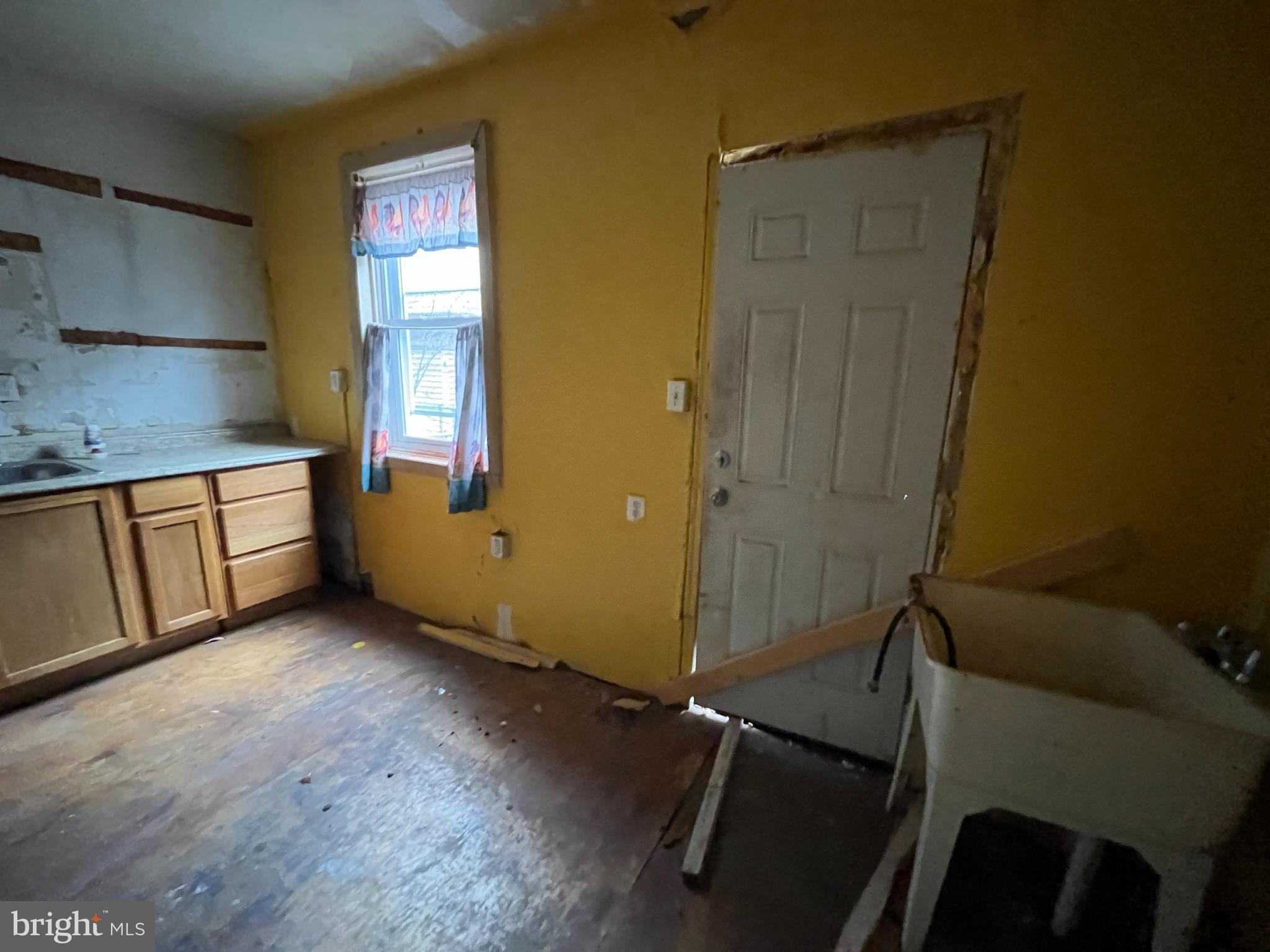 4257 N DARIEN STREET