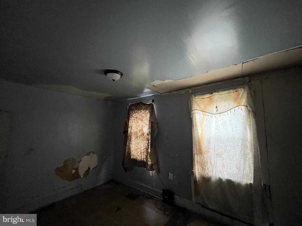 4257 N DARIEN STREET