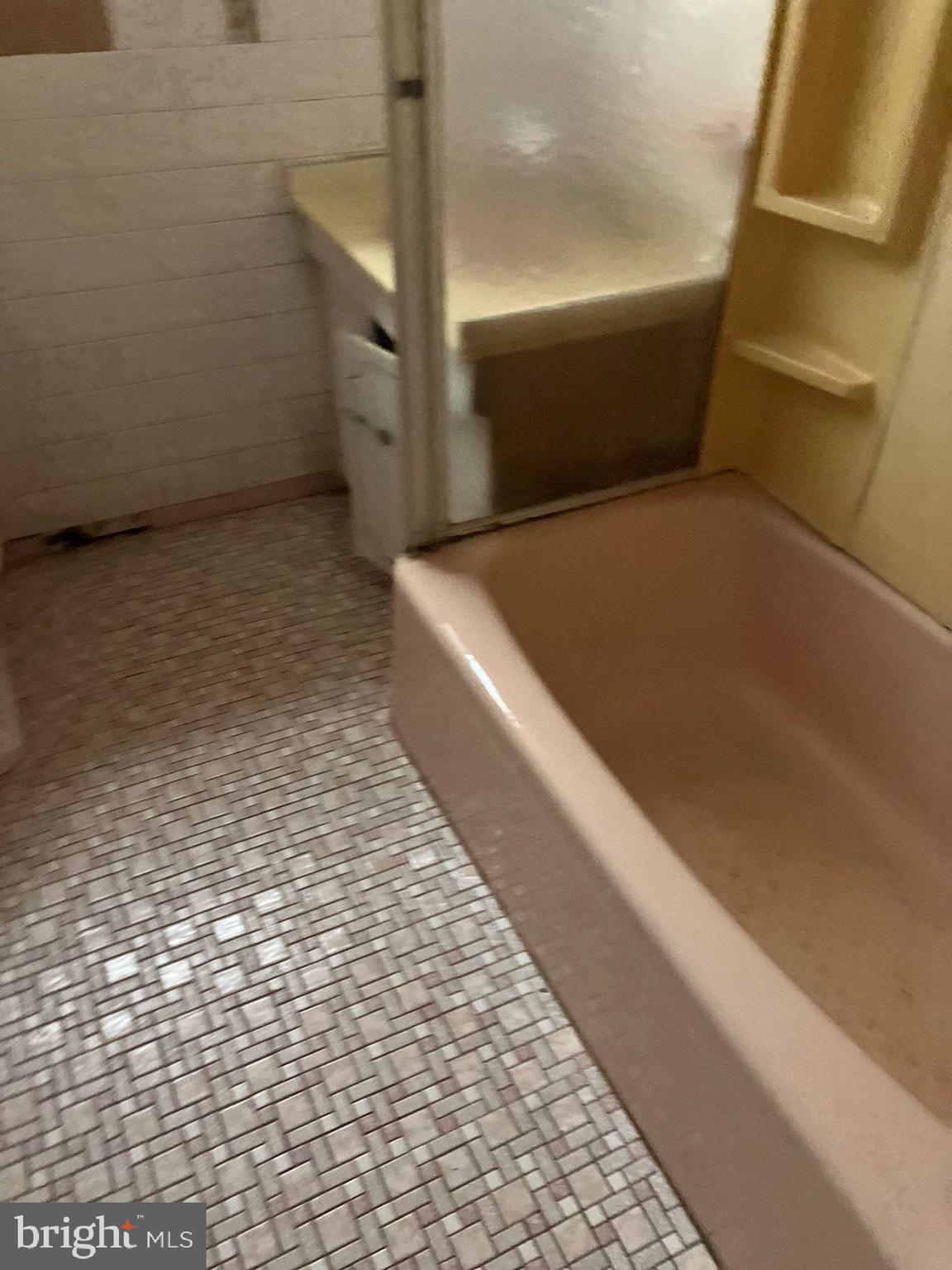 6419 N FAIRHILL STREET