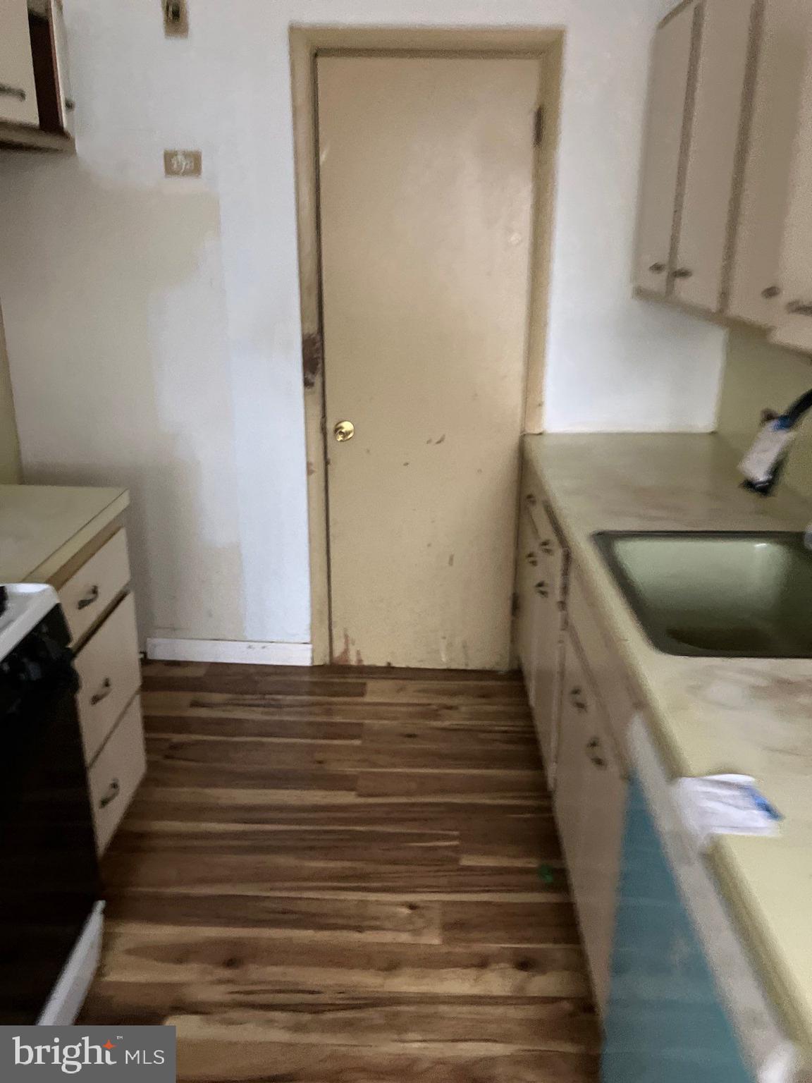 6419 N FAIRHILL STREET