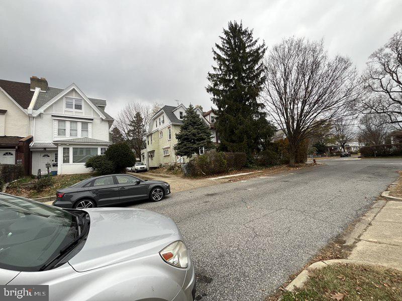 6419 N FAIRHILL STREET