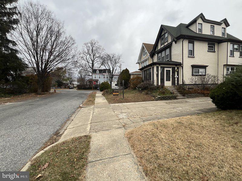 6419 N FAIRHILL STREET